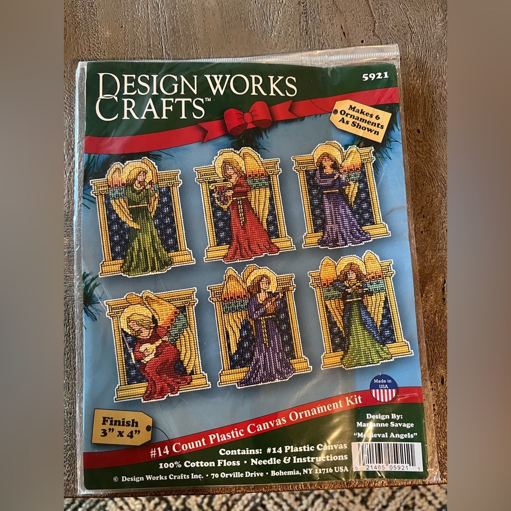 Design Works Plastic Canvas Ornament Kit  Medieval Angels 6- 3X4" 5921